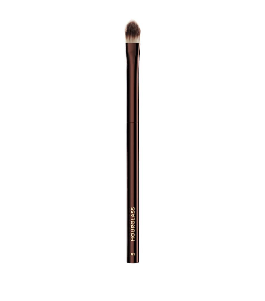 Hourglass tapered concealer brush with Taklon bristles, UK version
