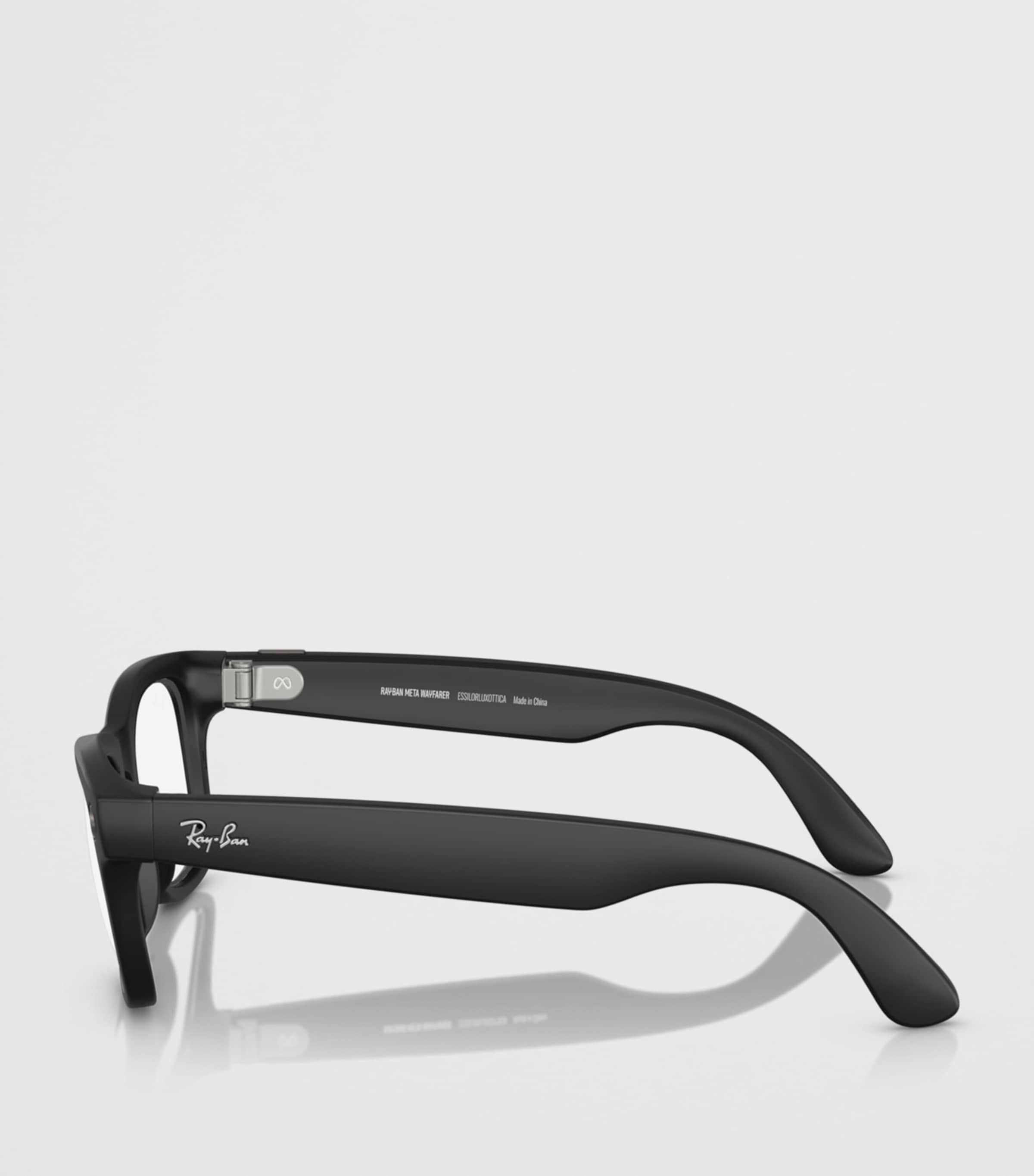 Ray-Ban Meta Headliner smart sunglasses with transition lenses - British product
