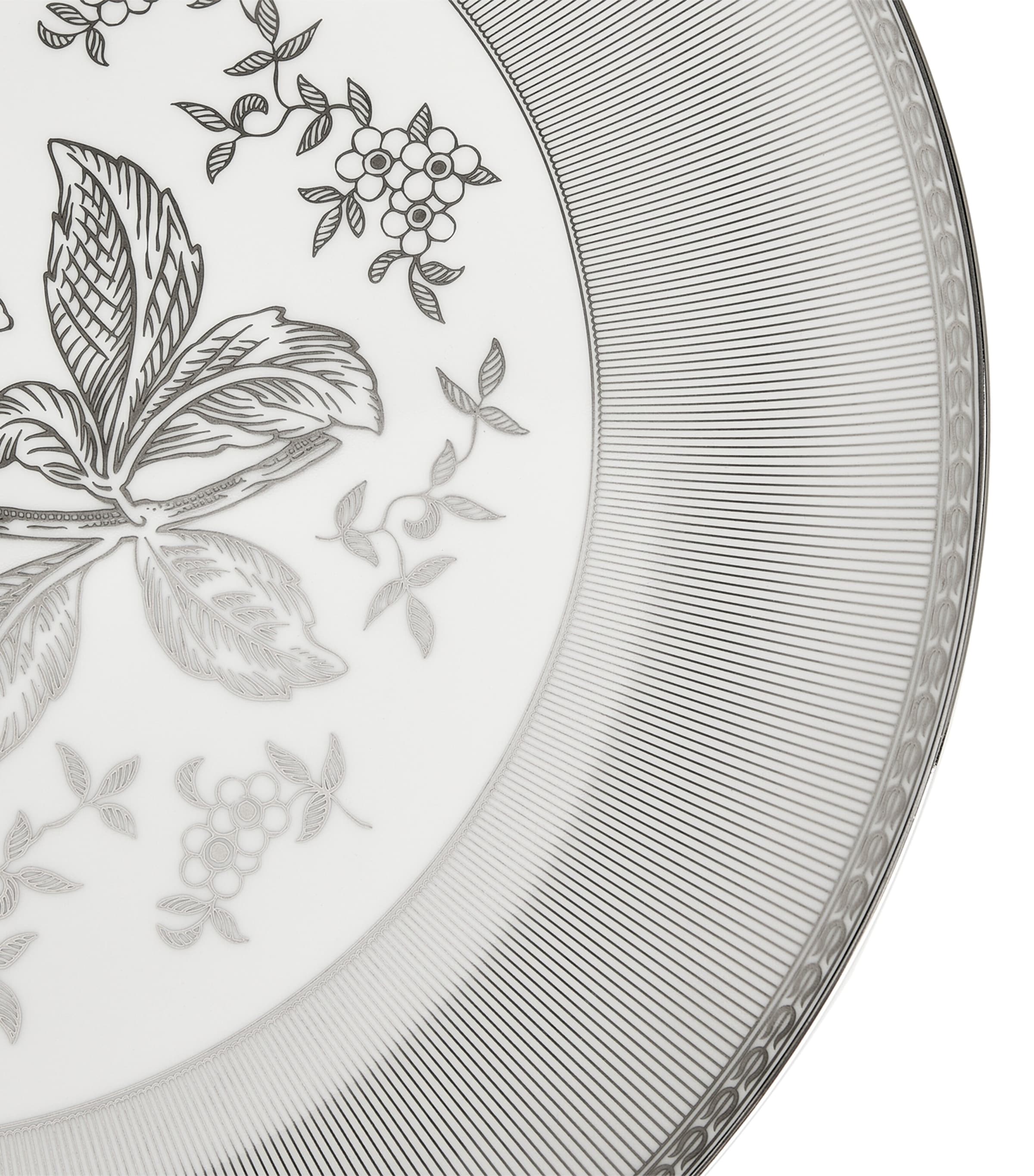 Wedgwood bone china Silver Tonquin plate 34cm (British brand)
