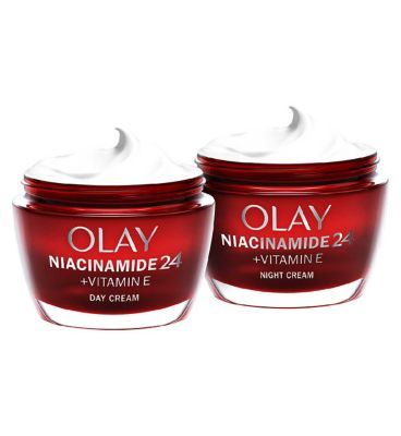 Olay Signs Of Ageing with Niacinamide + Vitamin E Day and Night Moisturiser Bundle