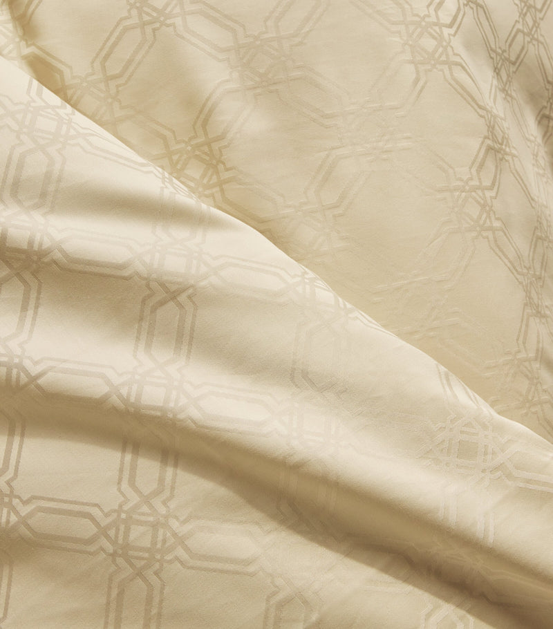 Harrods of London Halsey Super King duvet cover set in Egyptian cotton and silk, Jacquard design, UK version