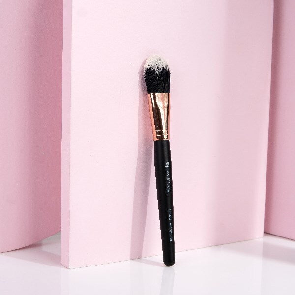 Brushworks Foundation Brush GOODS Superdrug   