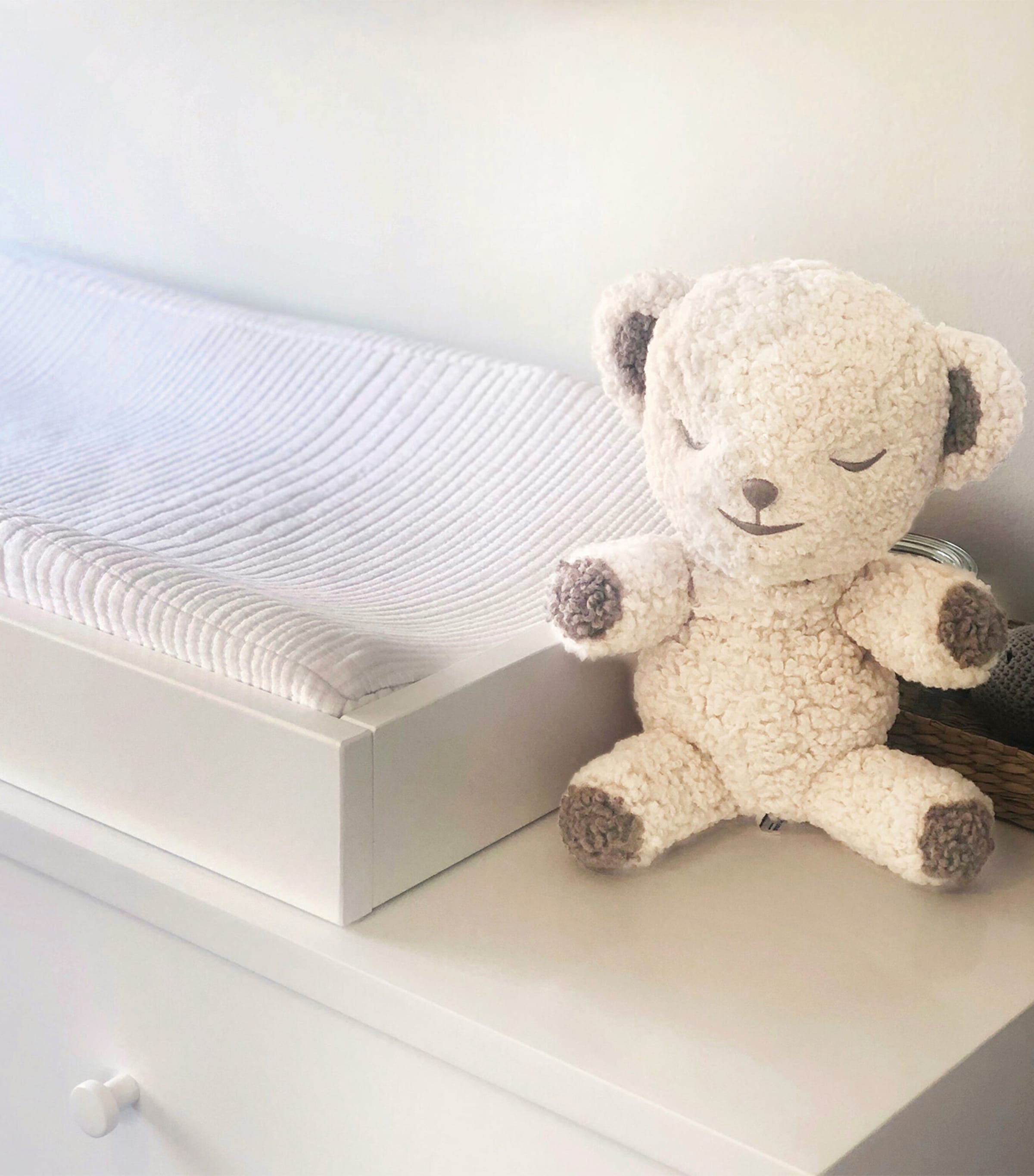 Happiest Baby white noise comfort bear for newborn sleep, UK version