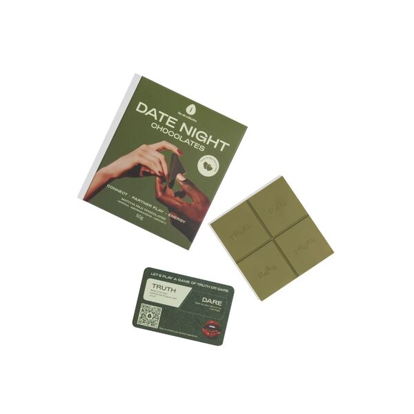 The Oh Collective date night chocolates white chocolate matcha 50g - British product
