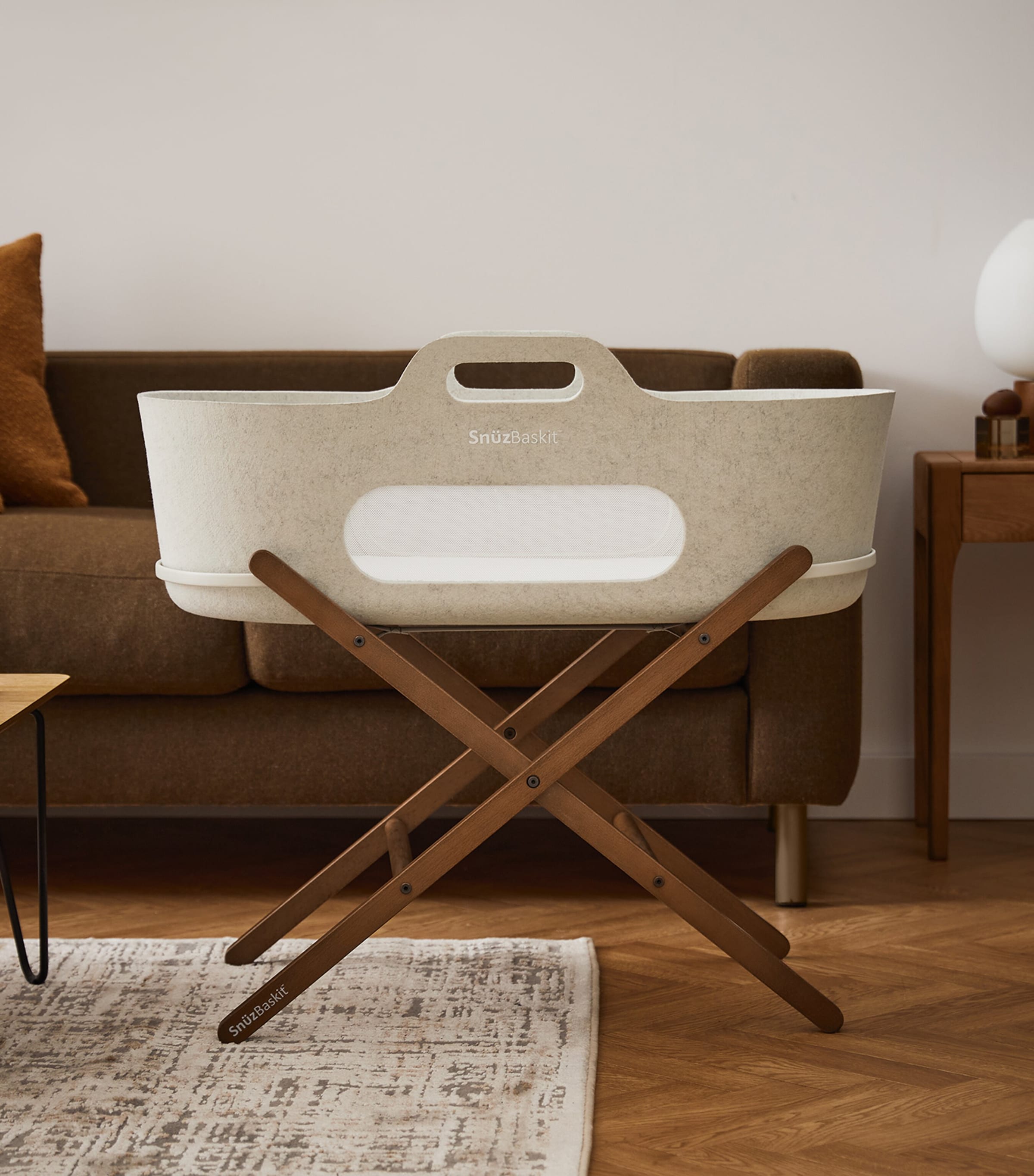 Snüz SnüzBaskit Barley Moses basket and walnut stand, UK version