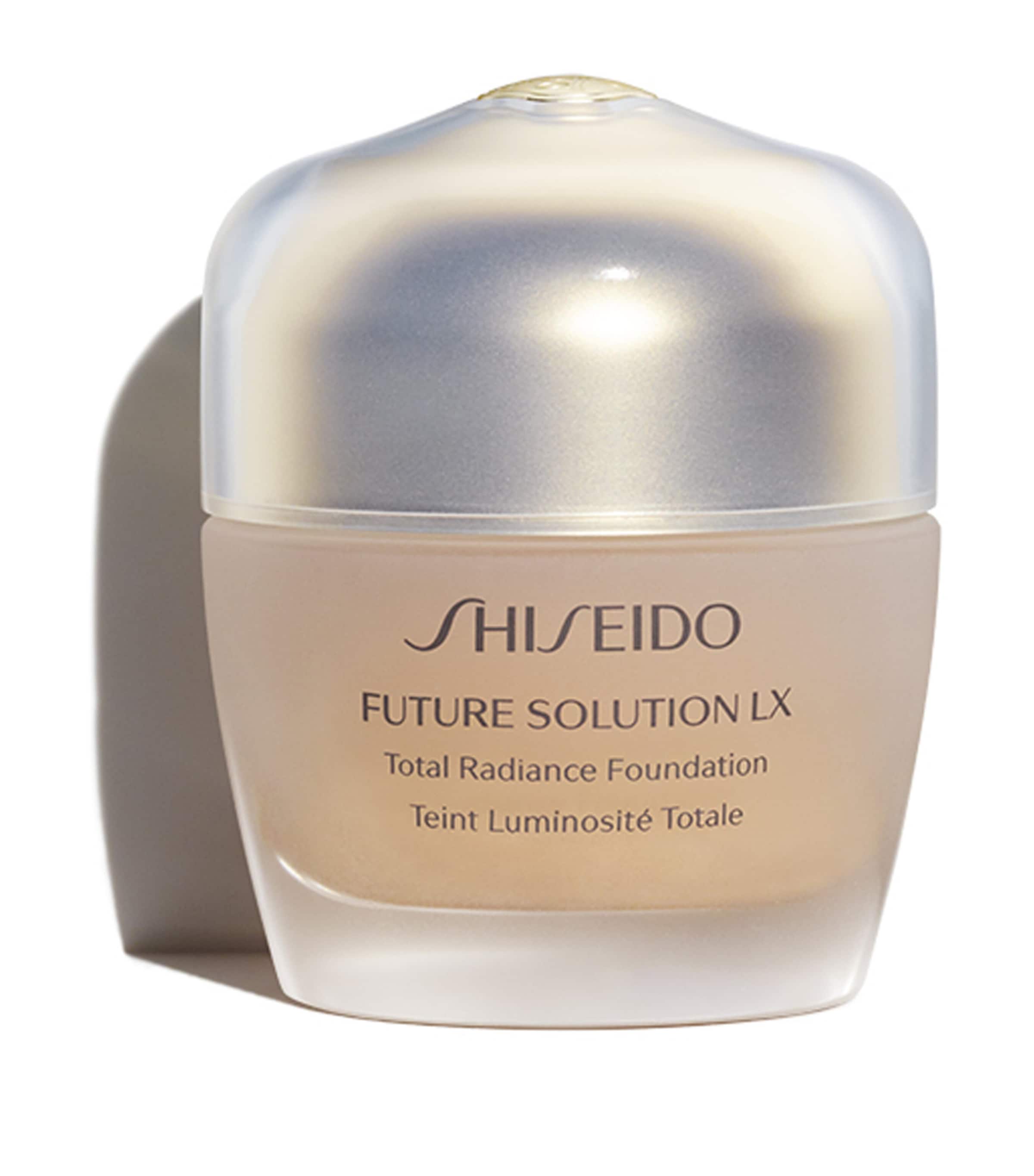 Shiseido Future Solutions LX Total Radiance Foundation