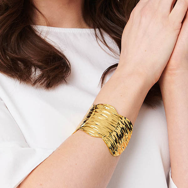 Izabel London bracelet hammered texture metallic, imported from the UK