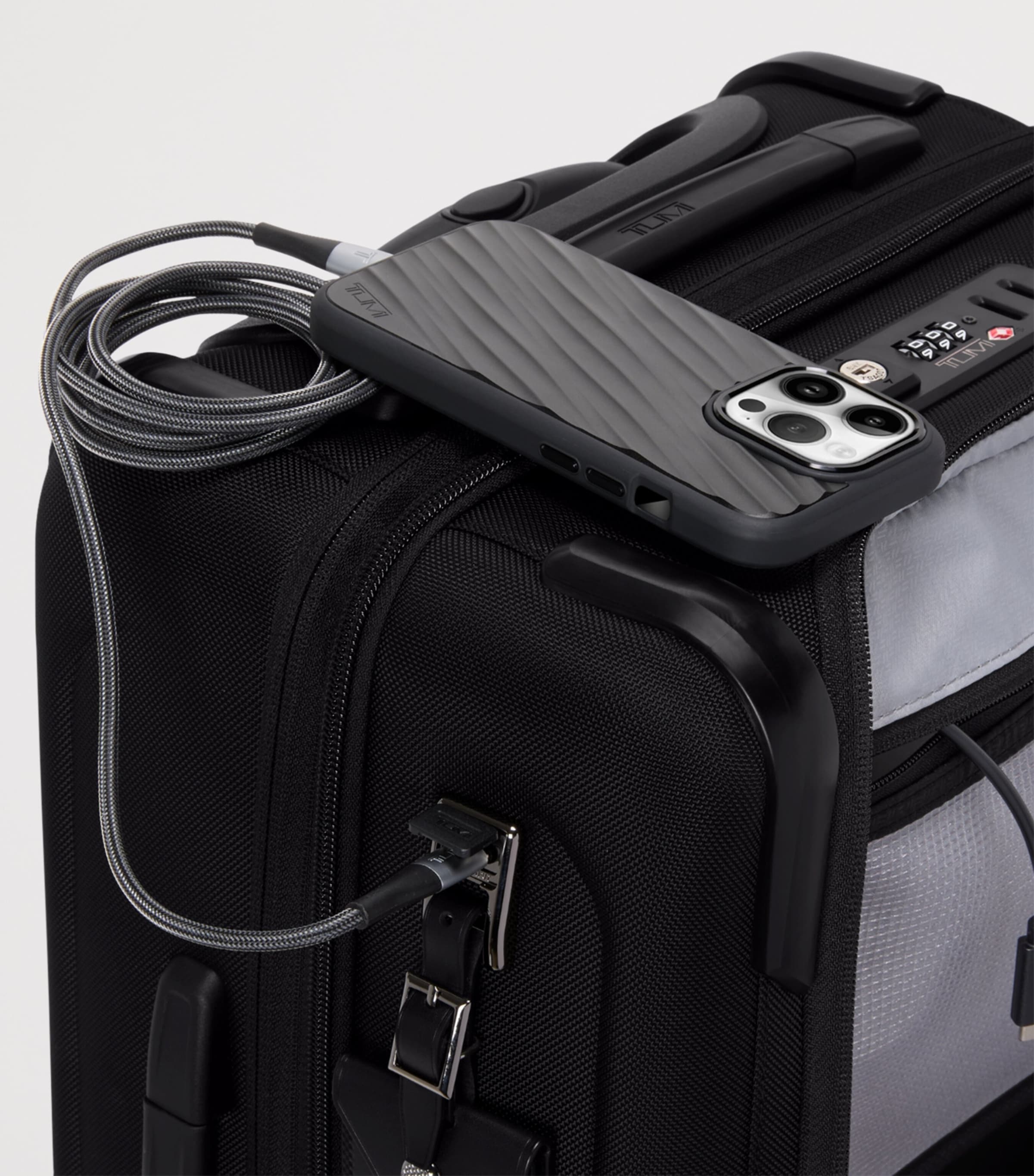 Tumi Alpha 4 cabin suitcase 55cm expandable, imported from the UK