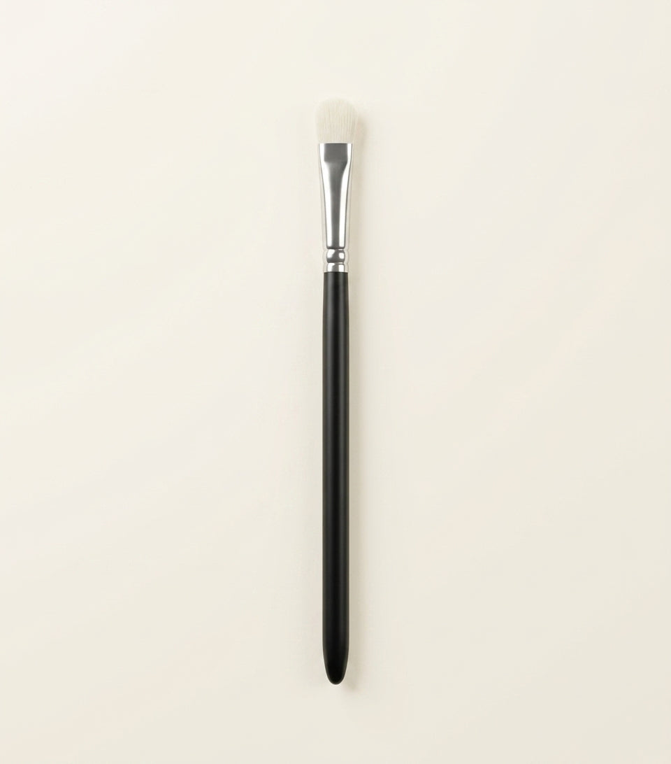 DIOR eyeshadow shader brush N°21, imported from the UK