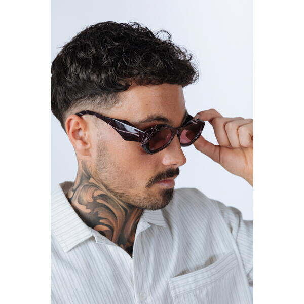 SVNX retro polygonal cat-eye sunglasses red, imported from the UK