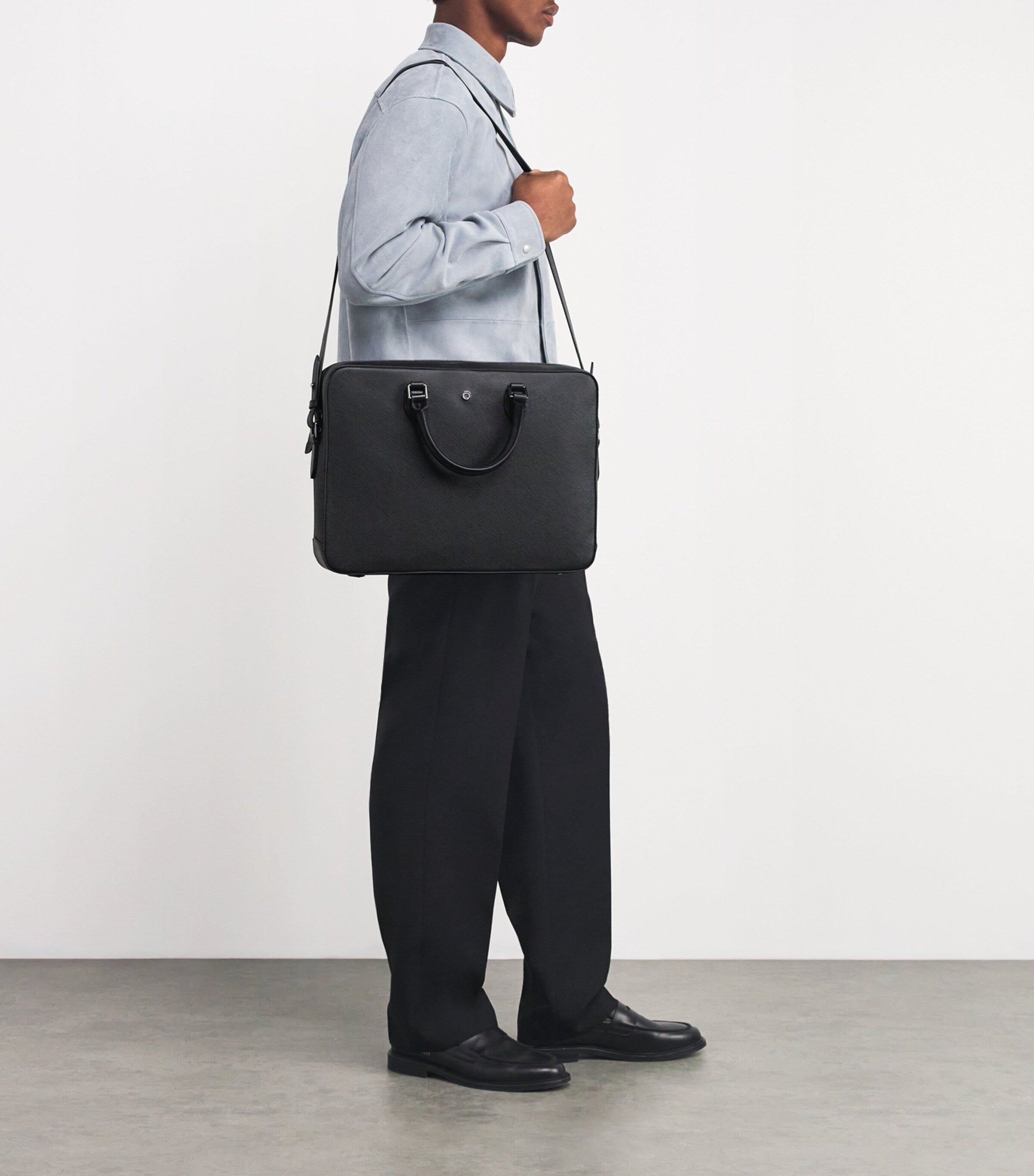 Saffiano Leather Briefcase with Compartmentalised Interior 30x40x7cm