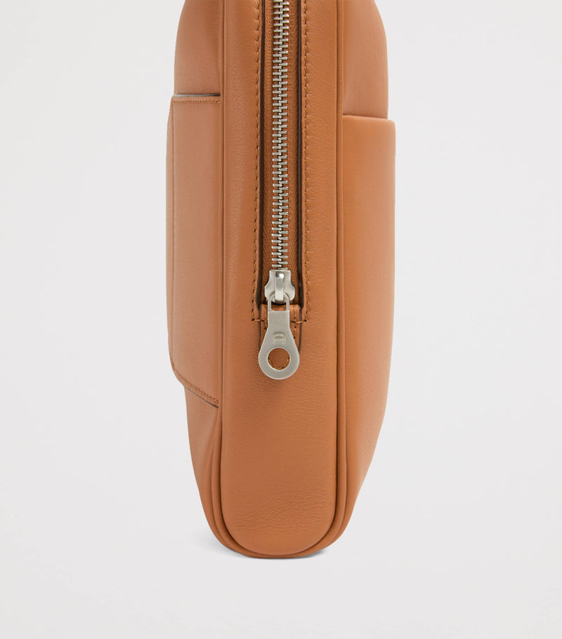 Aviteur leather trolley-sleeve laptop case - British product