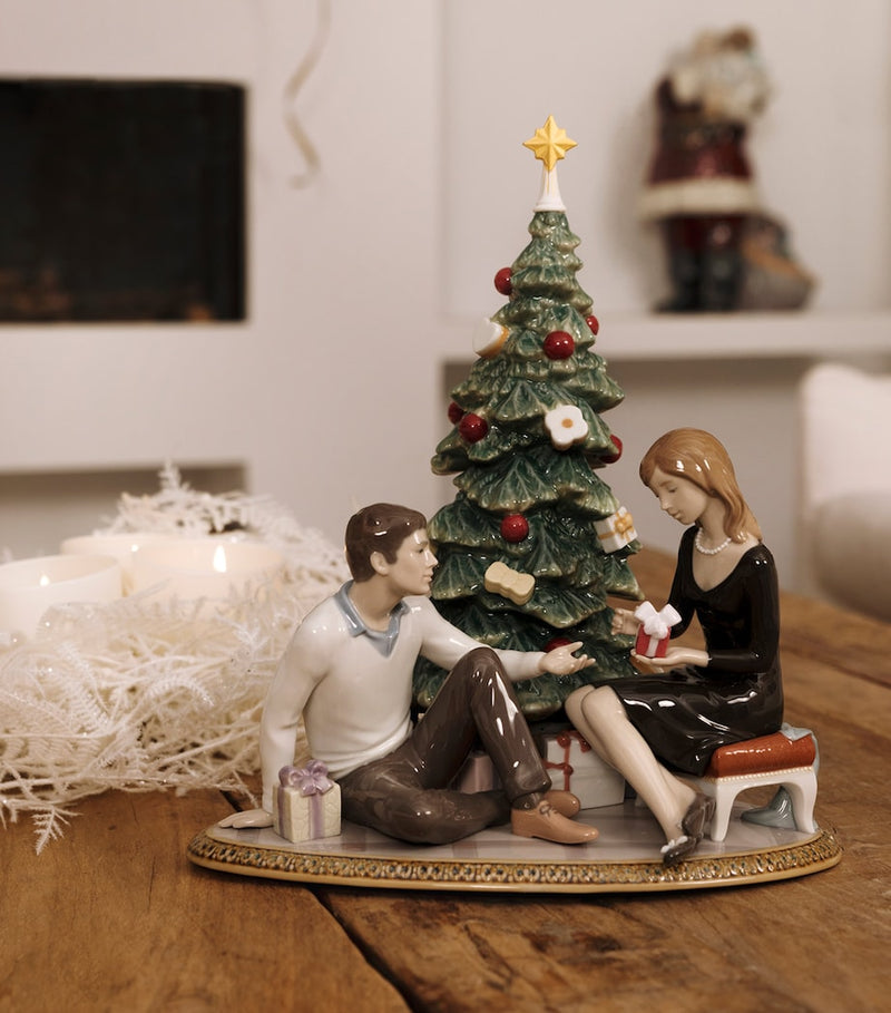 Lladró romantic Christmas porcelain figurine, imported from the UK