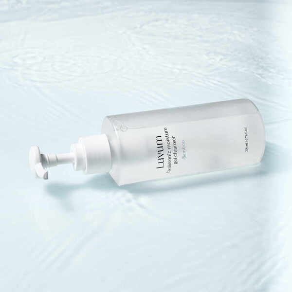 Luvum bamboo hyaluronic moisture gel cleanser 200ml, UK version