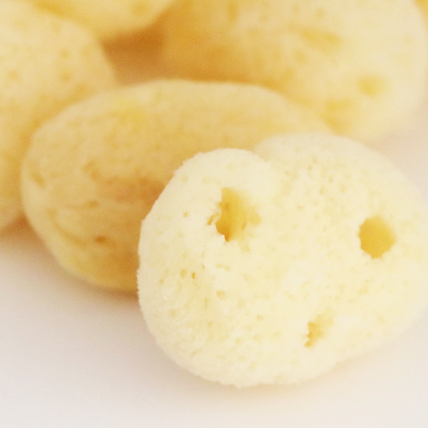 Natural sea sponge puffs 6-pack (British brand)