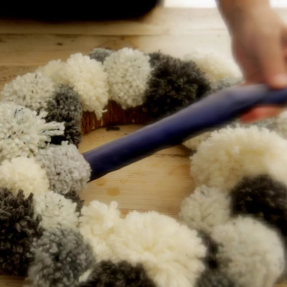 Clover small pom-pom maker for knitting projects, UK version
