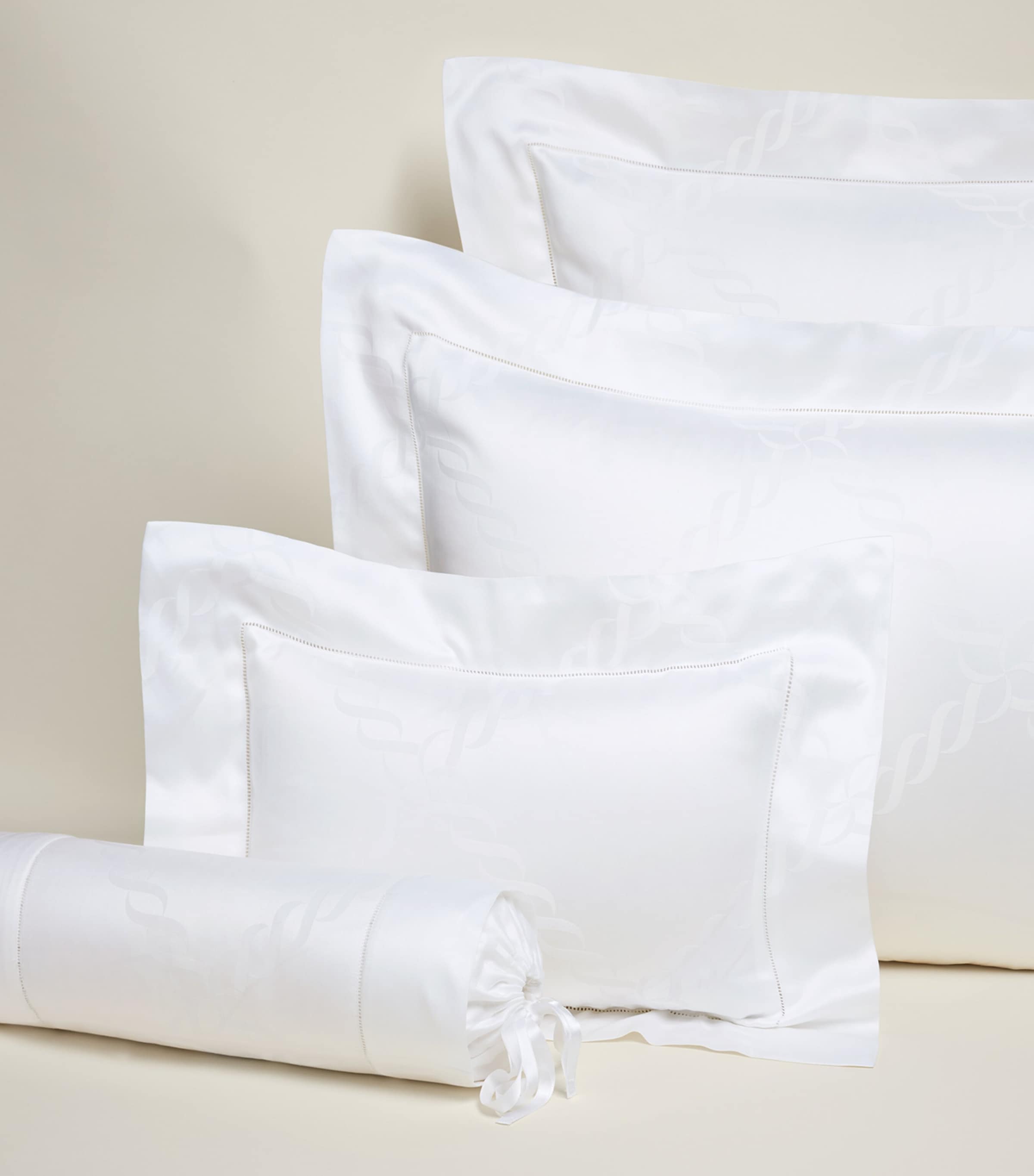 Pratesi Treccia boudoir pillowcase 30cm x 40cm, imported from the UK