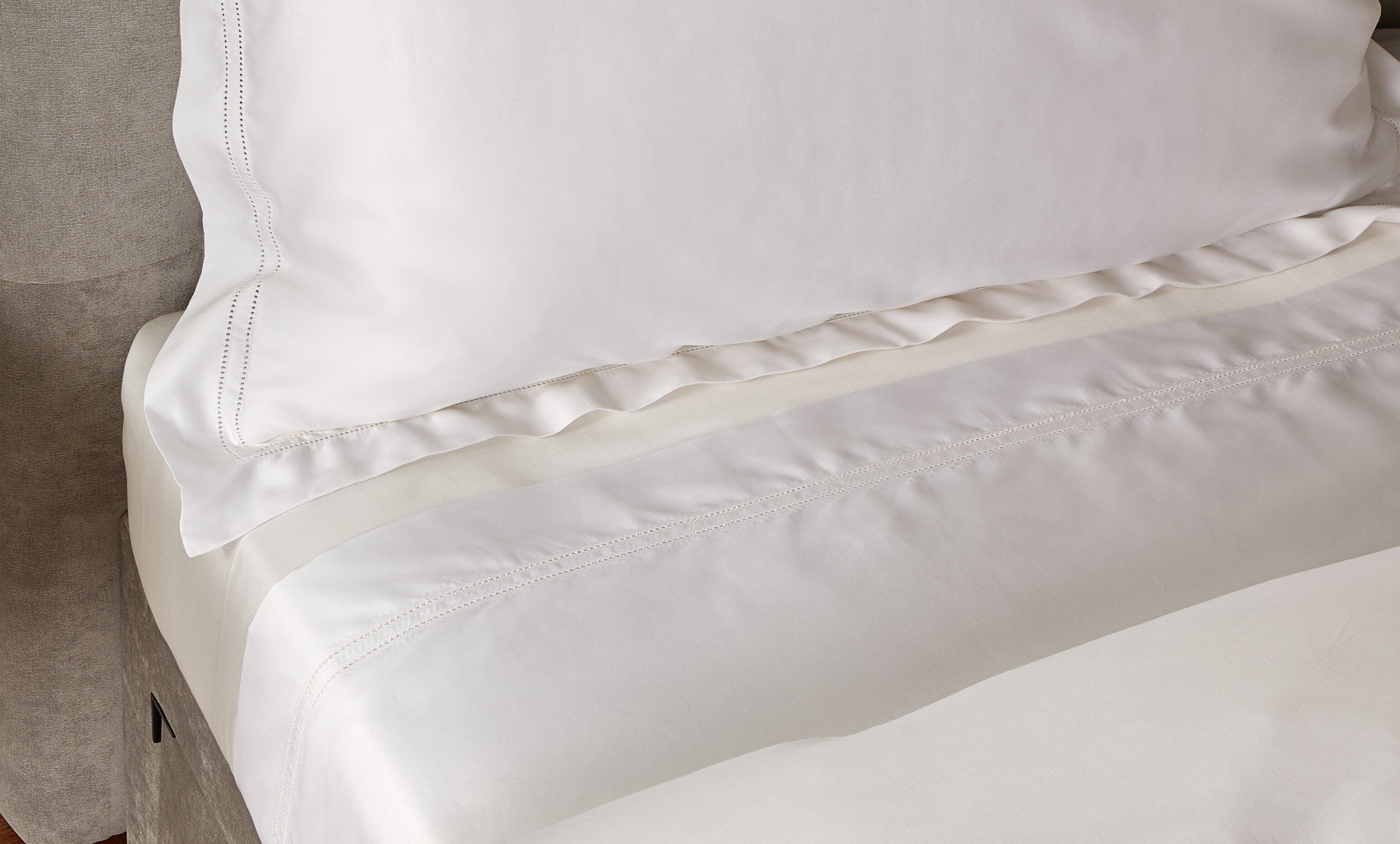 Harrods of London Silk Cotton King Duvet Cover Set 230cm x 220cm, UK version