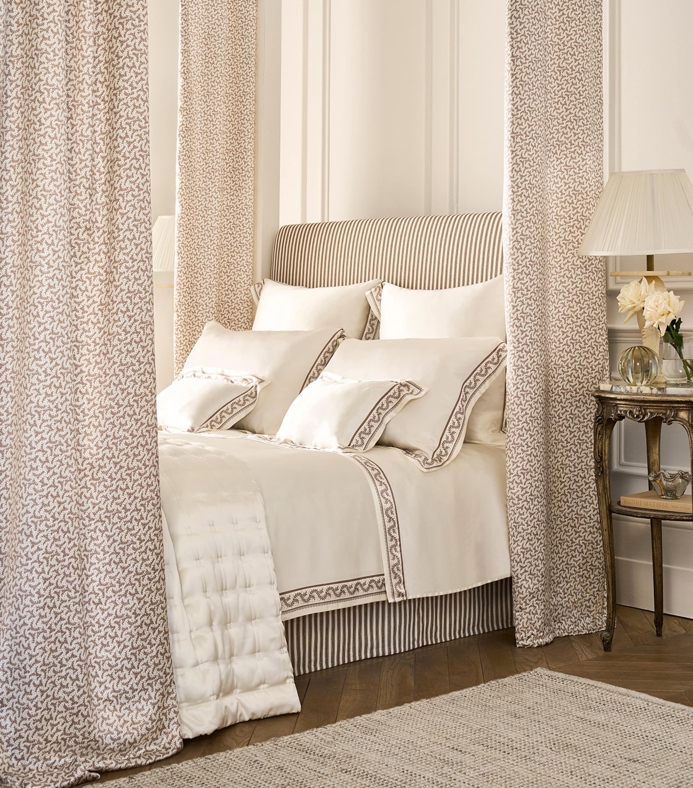 Gingerlily Silk Fern Vine Super King Duvet Cover (260cm x 220cm) - British product