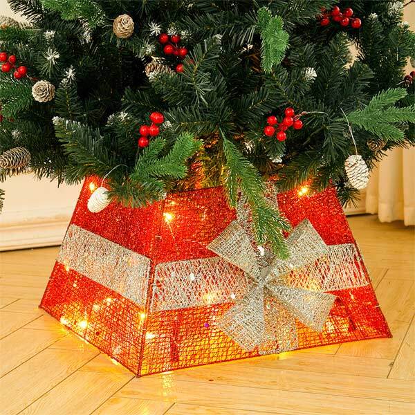 Livingandhome square Christmas tree collar 50cm with warm lights (British brand)