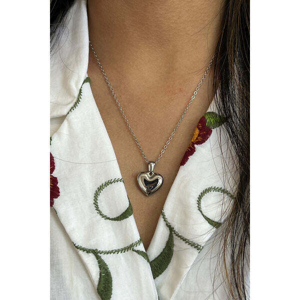 SVNX chunky heart pendant necklace in silver, UK version