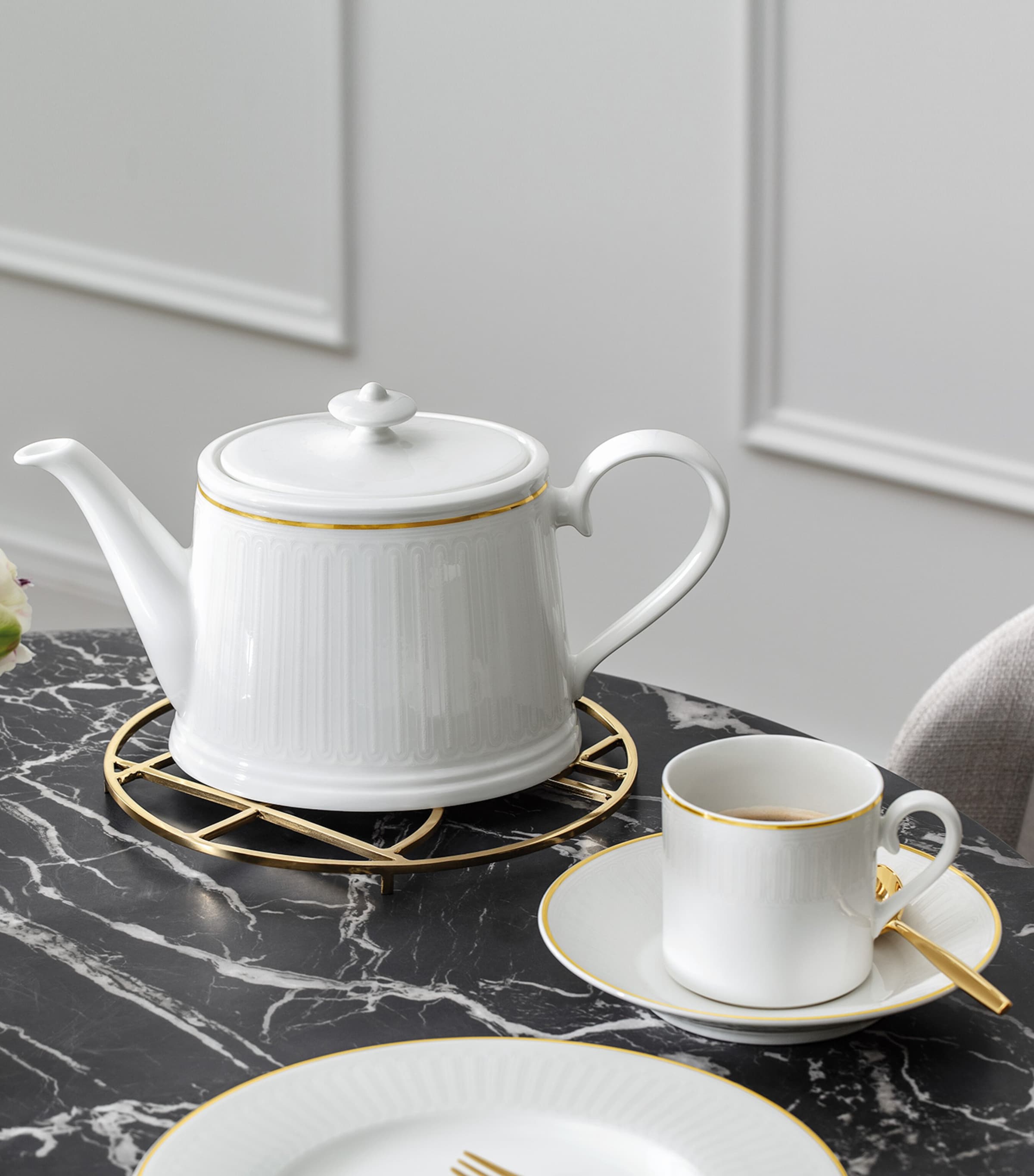 Villeroy & Boch Bone Porcelain Château Septfontaines Teapot (British brand)