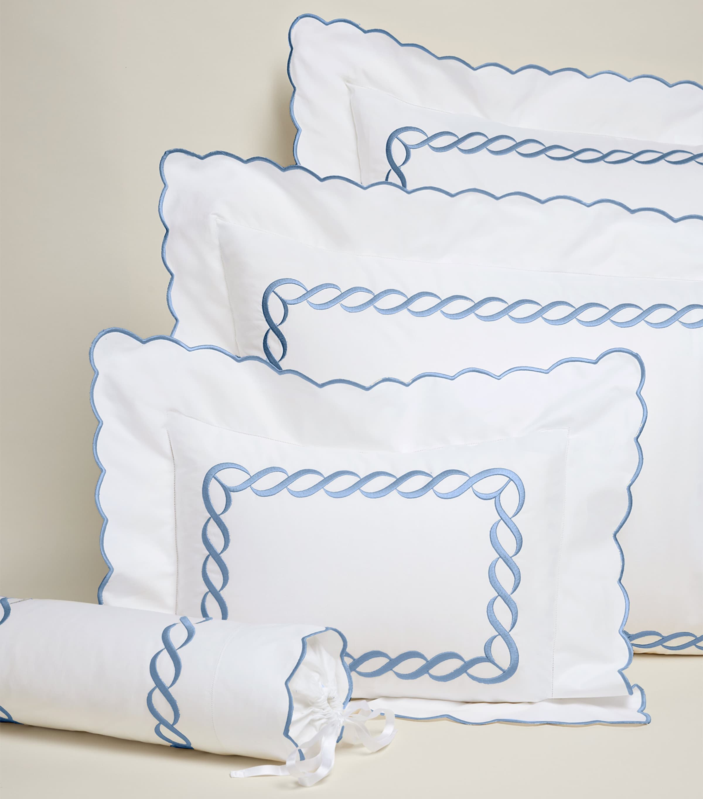 Pratesi Oxford pillowcase with braid motif, 30cm x 40cm, imported from the UK