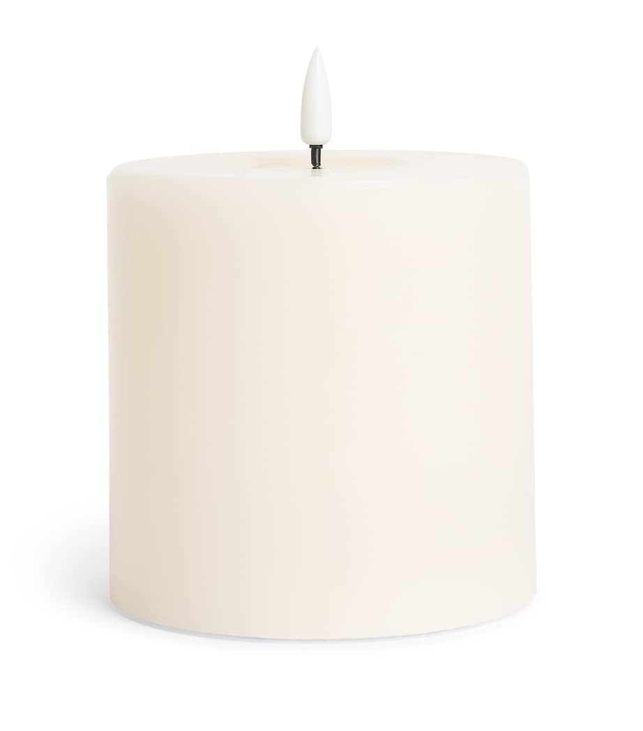 Deluxe Homeart LED pillar candle 10cm - British product