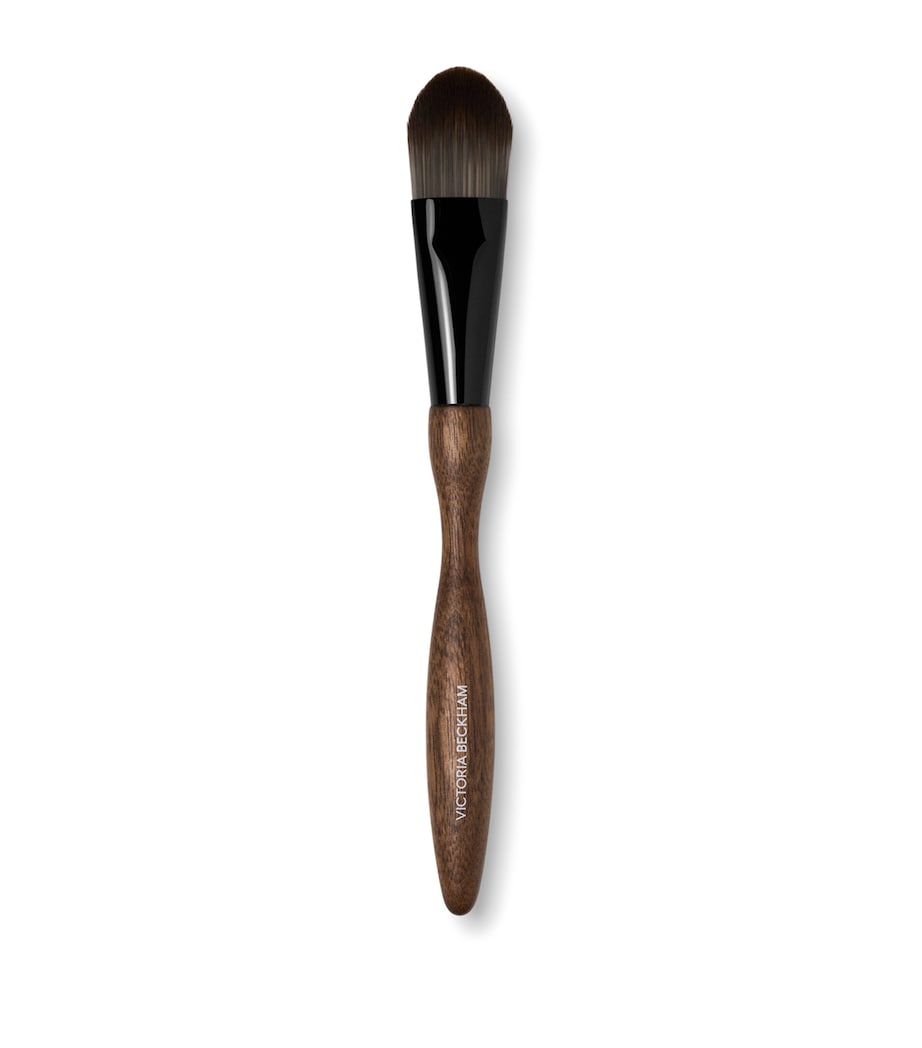 Victoria Beckham Beauty flat complexion makeup brush - British product