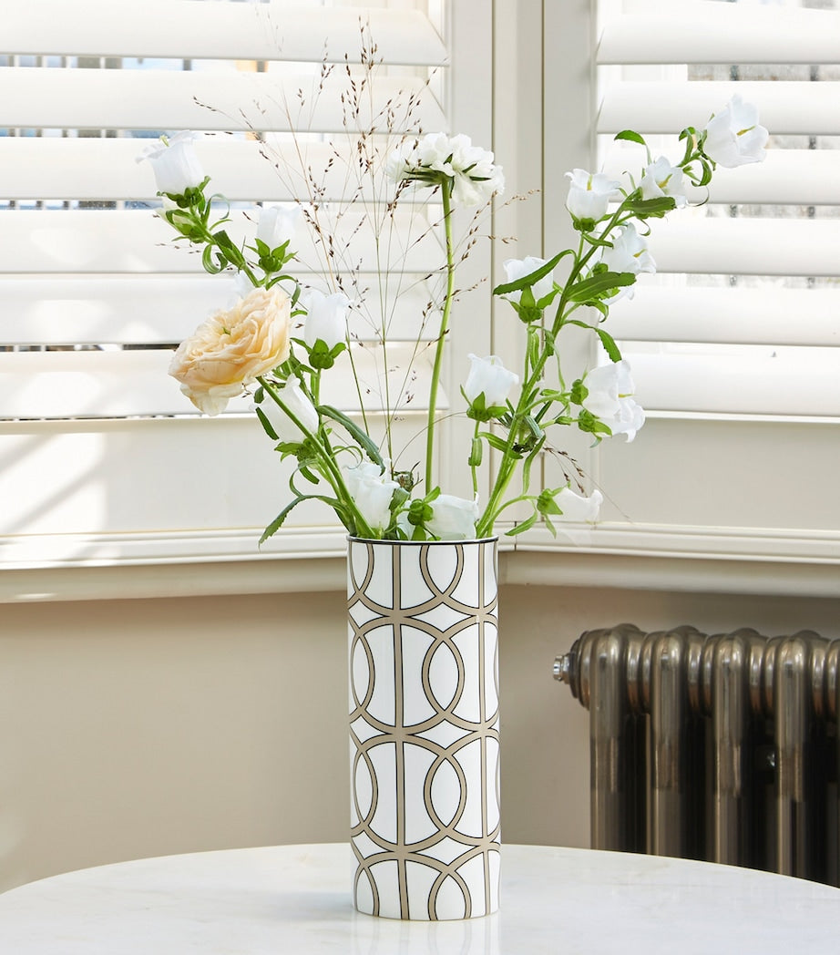 O.W.London Loop Vase 22.5cm, imported from the UK