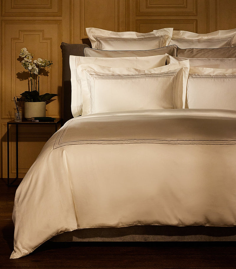 Harrods of London Mayfair King Duvet Cover and Pillowcase Set, UK version