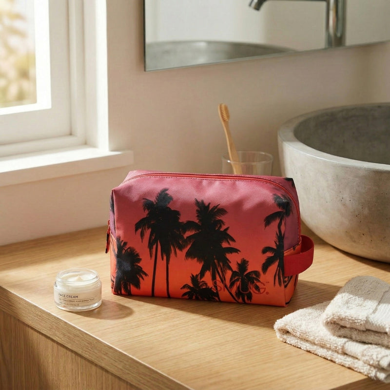 Wash bag in structured design, large capacity 25x13x17 cm - British product