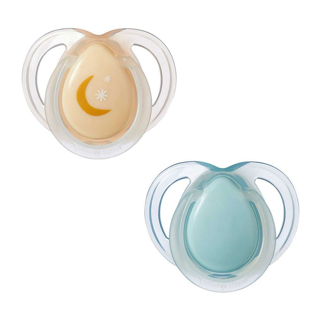 Tommee Tippee Nighttime soother, 0-6 months, 2 pack of glow in the dark soothers with reusable steriliser pod