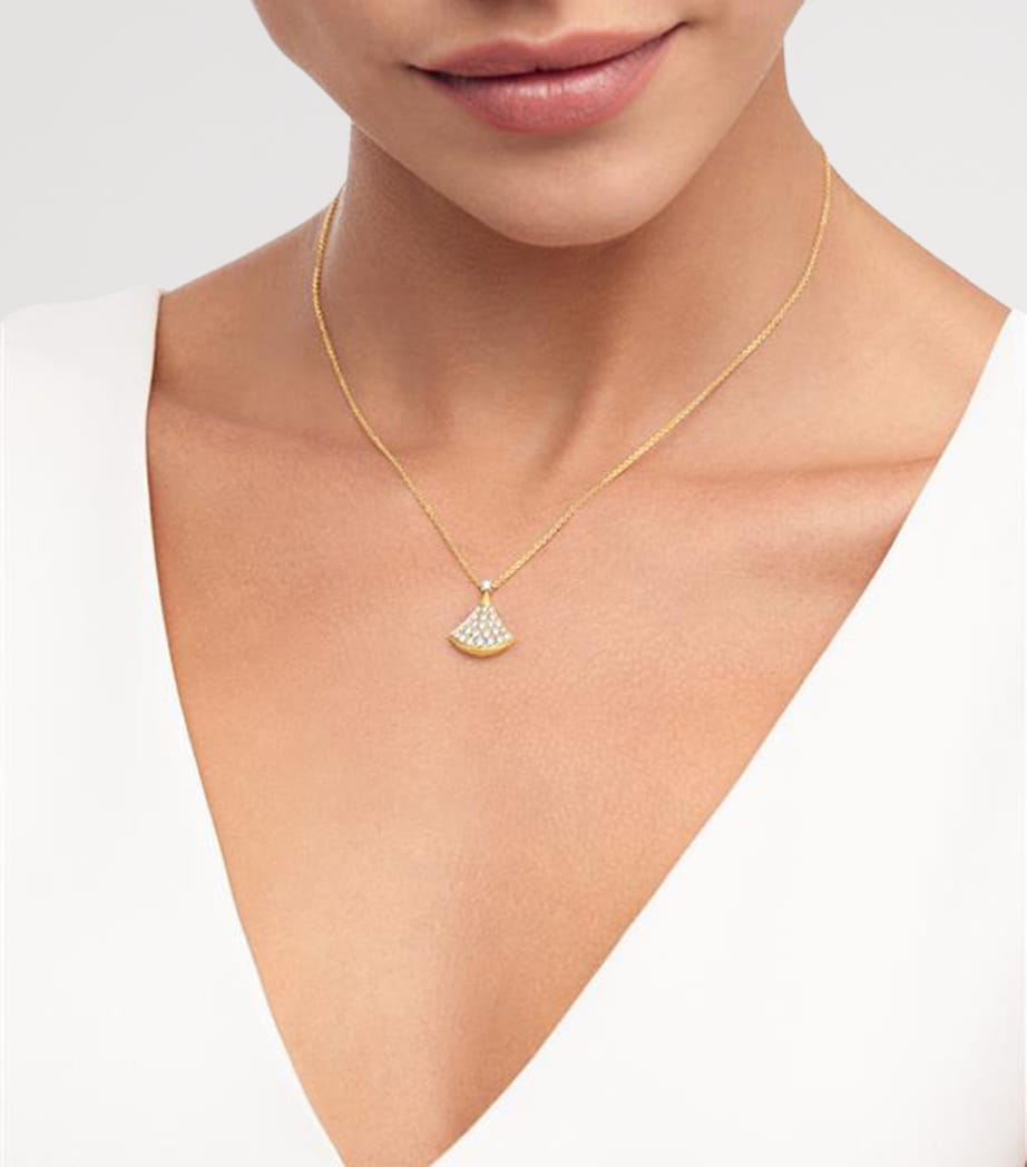 Bvlgari Divas Dream necklace 18kt gold diamonds (British brand)