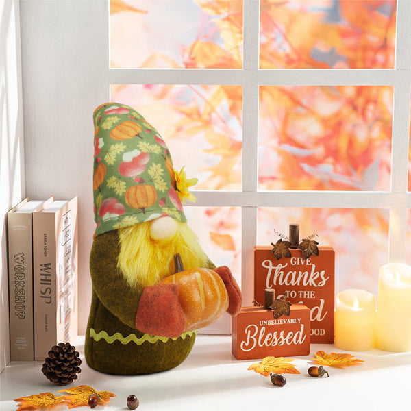 Livingandhome Halloween gnome decoration 34cm, imported from the UK