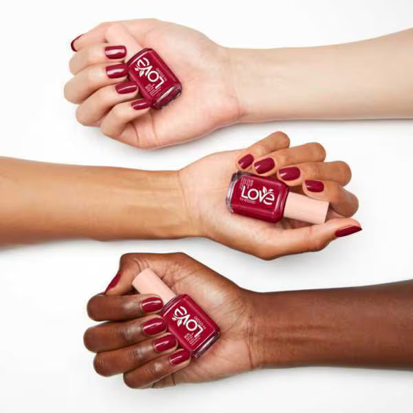 Essie nail polish I Am The Moment red - British product