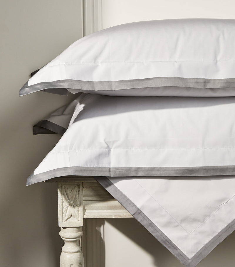 Celso De Lemos Super King flat sheet with contrasting trim, 270cm x 300cm - British product