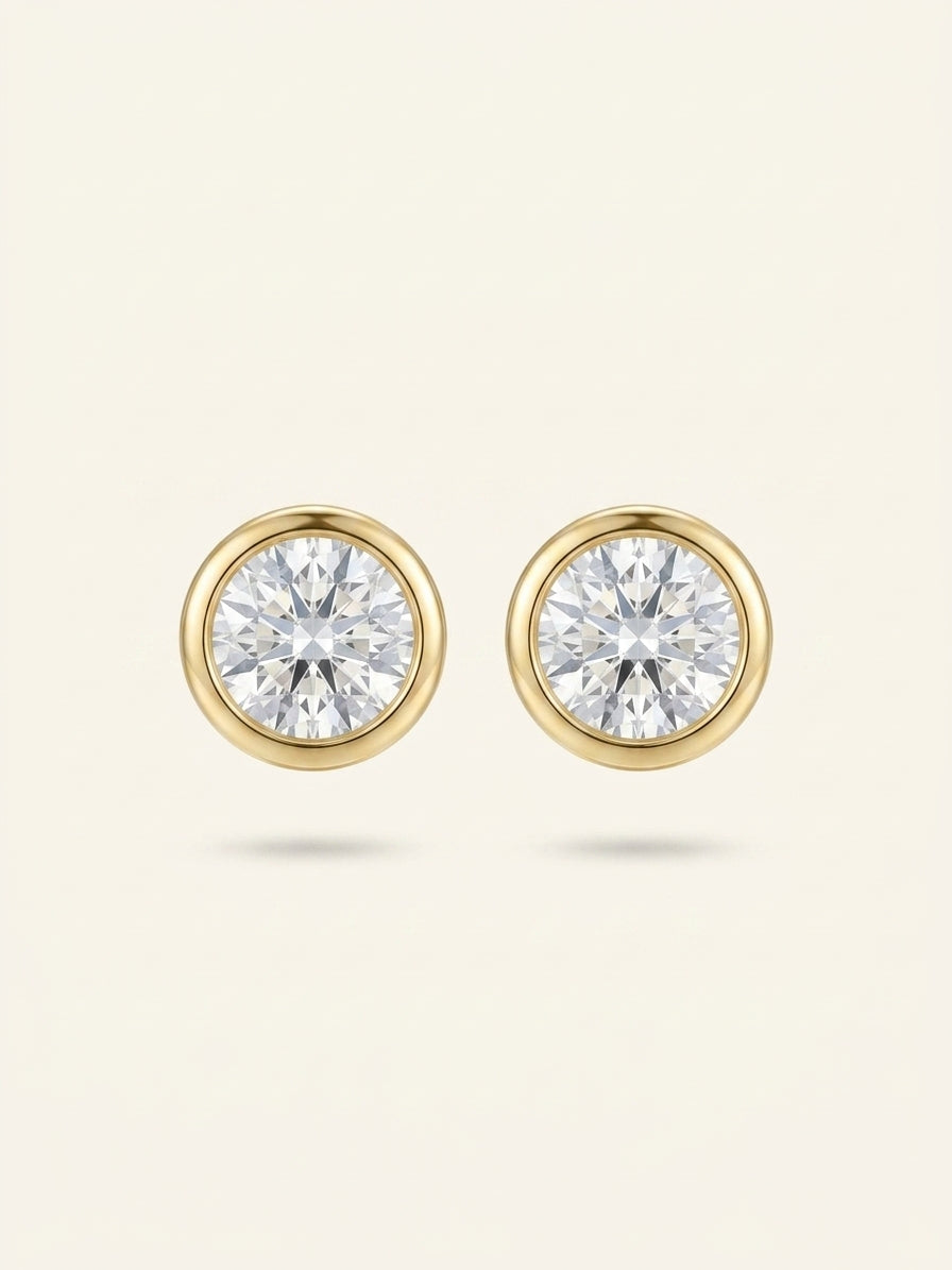 Cartier d'Amour diamond stud earrings 0.09ct yellow gold (British brand)