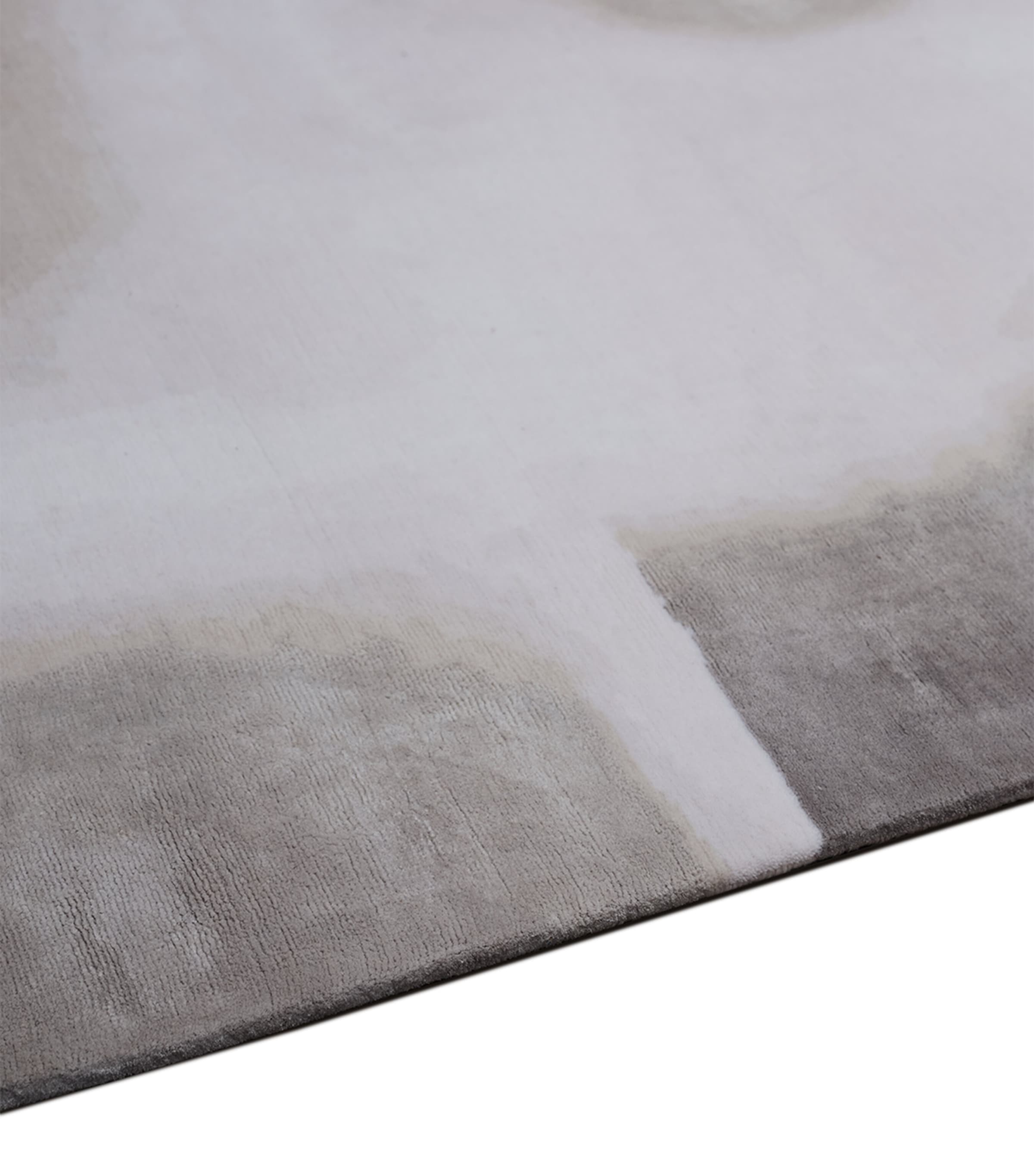 The Rug Company Solu Silver rug 2.74m x 1.83m (British brand)