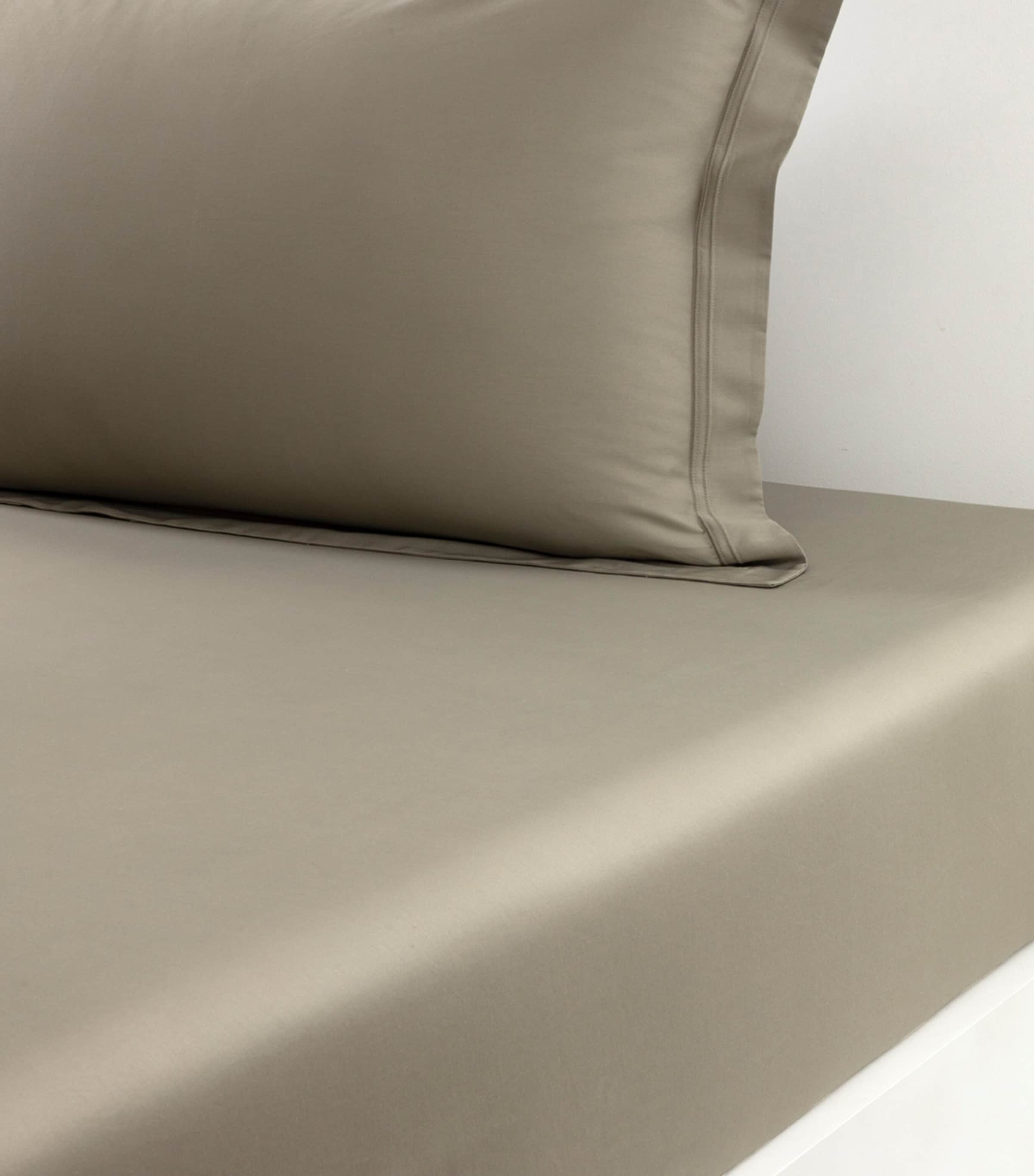 Yves Delorme Triomphe Kaki fitted sheet king size, UK version
