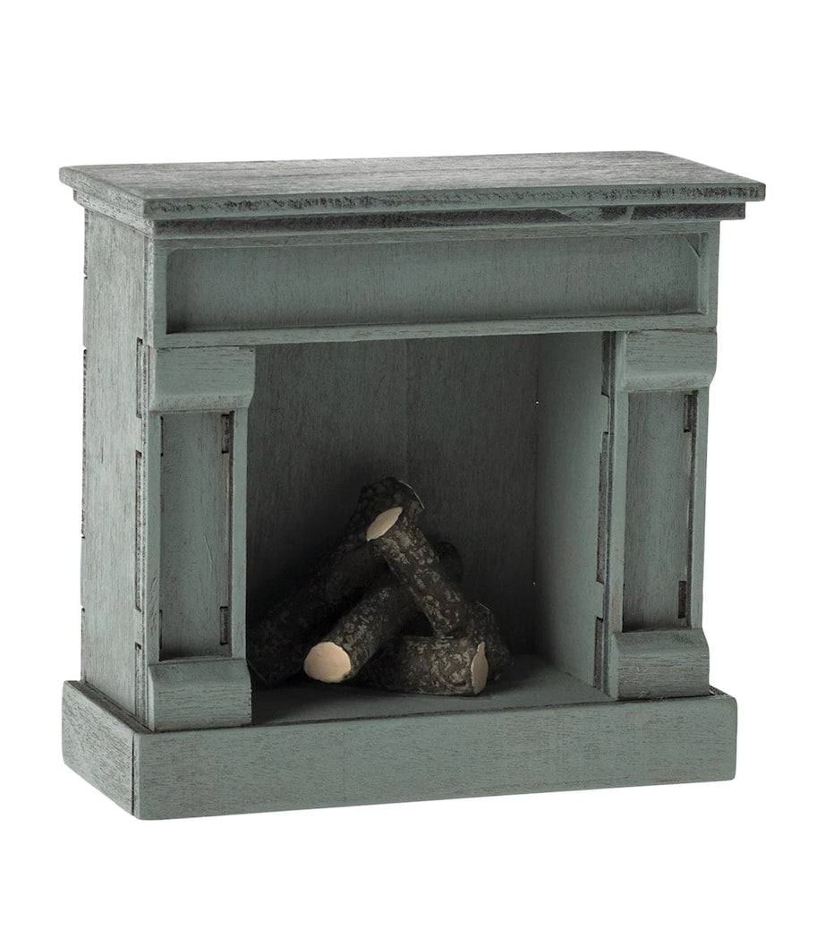 Maileg wooden fireplace 8.5cm, imported from the UK