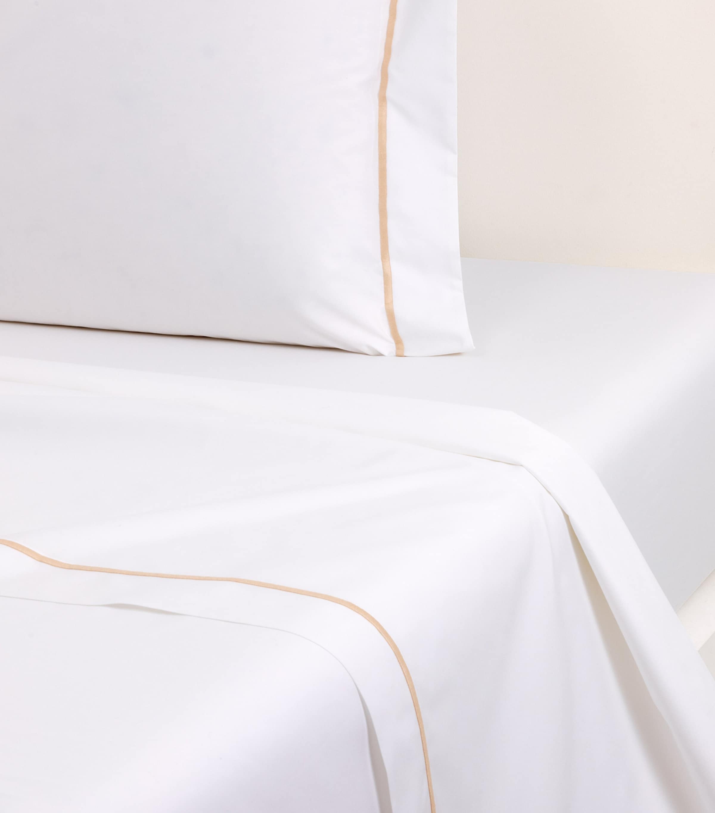Yves Delorme Athena Super King flat sheet (British brand)