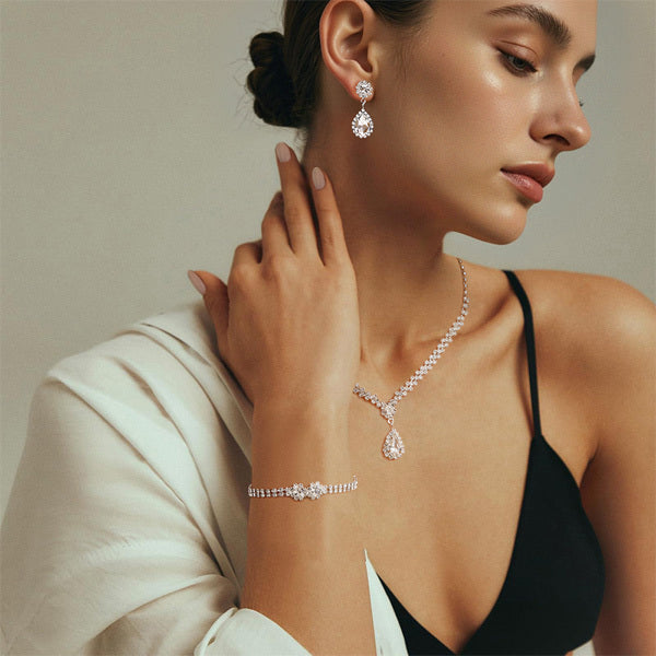 Livingandhome 3-piece jewellery set with teardrop earrings - British product