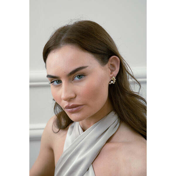 SVNX hanging leaf pearl earrings gold - British product