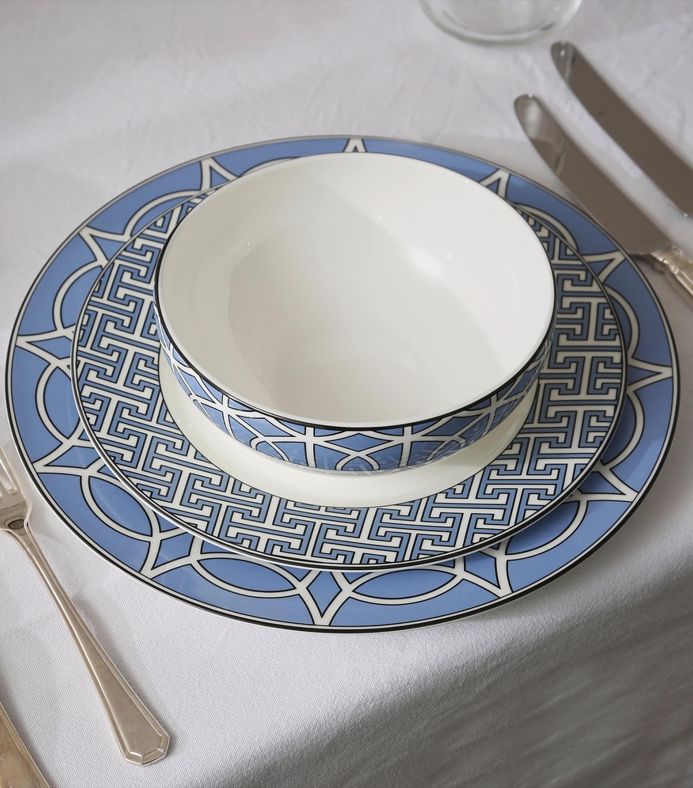 O.W. London Loop breakfast bowl 15cm diameter, imported from the UK