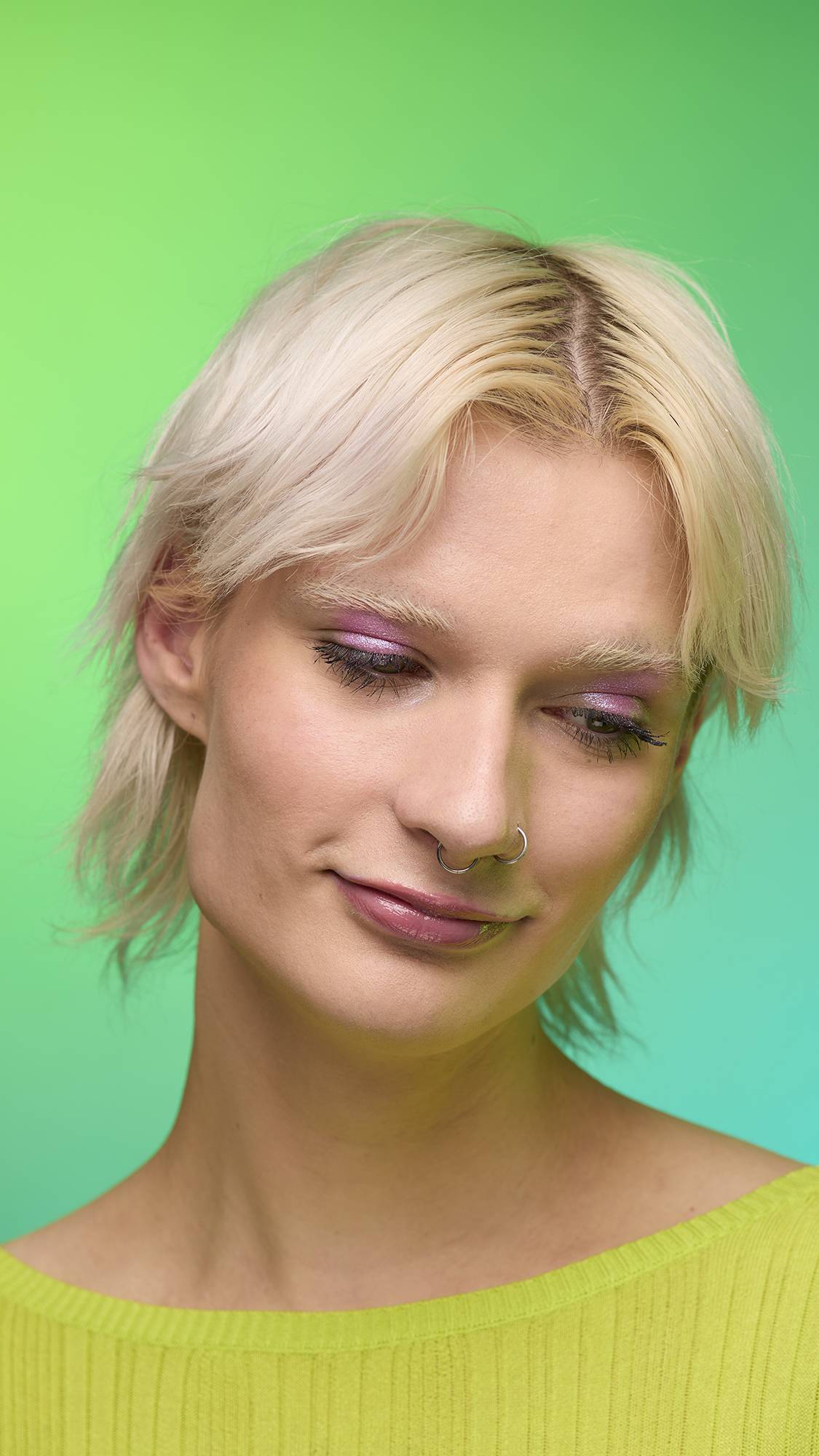Lush Big Bang glitter crumble pink eyeshadow (British brand)