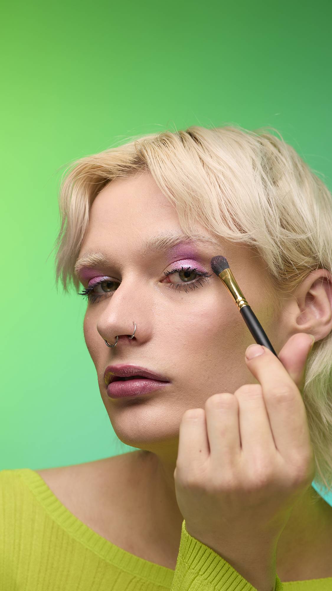 Lush Big Bang glitter crumble pink eyeshadow (British brand)