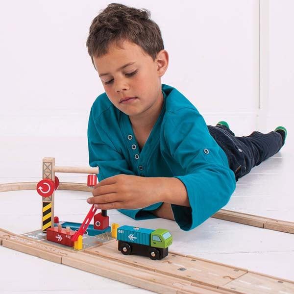 Bigjigs Rail Container Shipping Yard - McGrocer