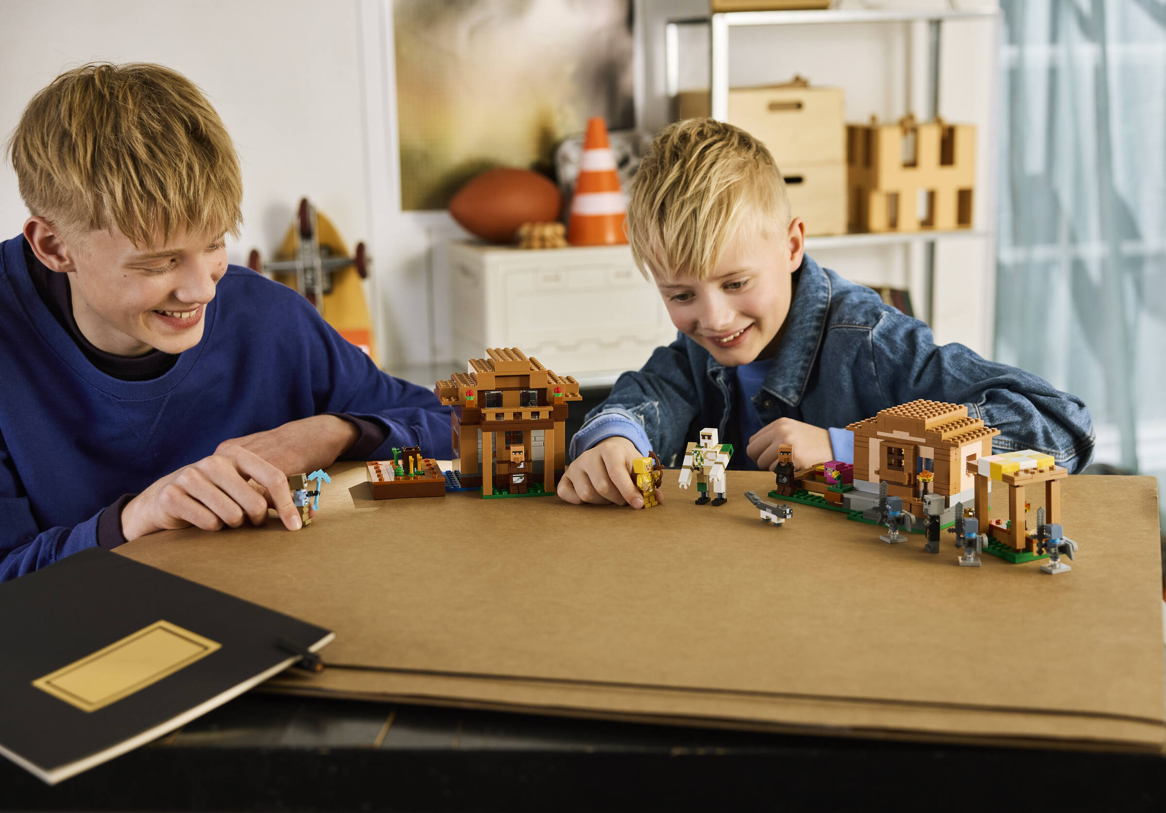 LEGO Minecraft Evoker Village Attack set 607 pieces - British product