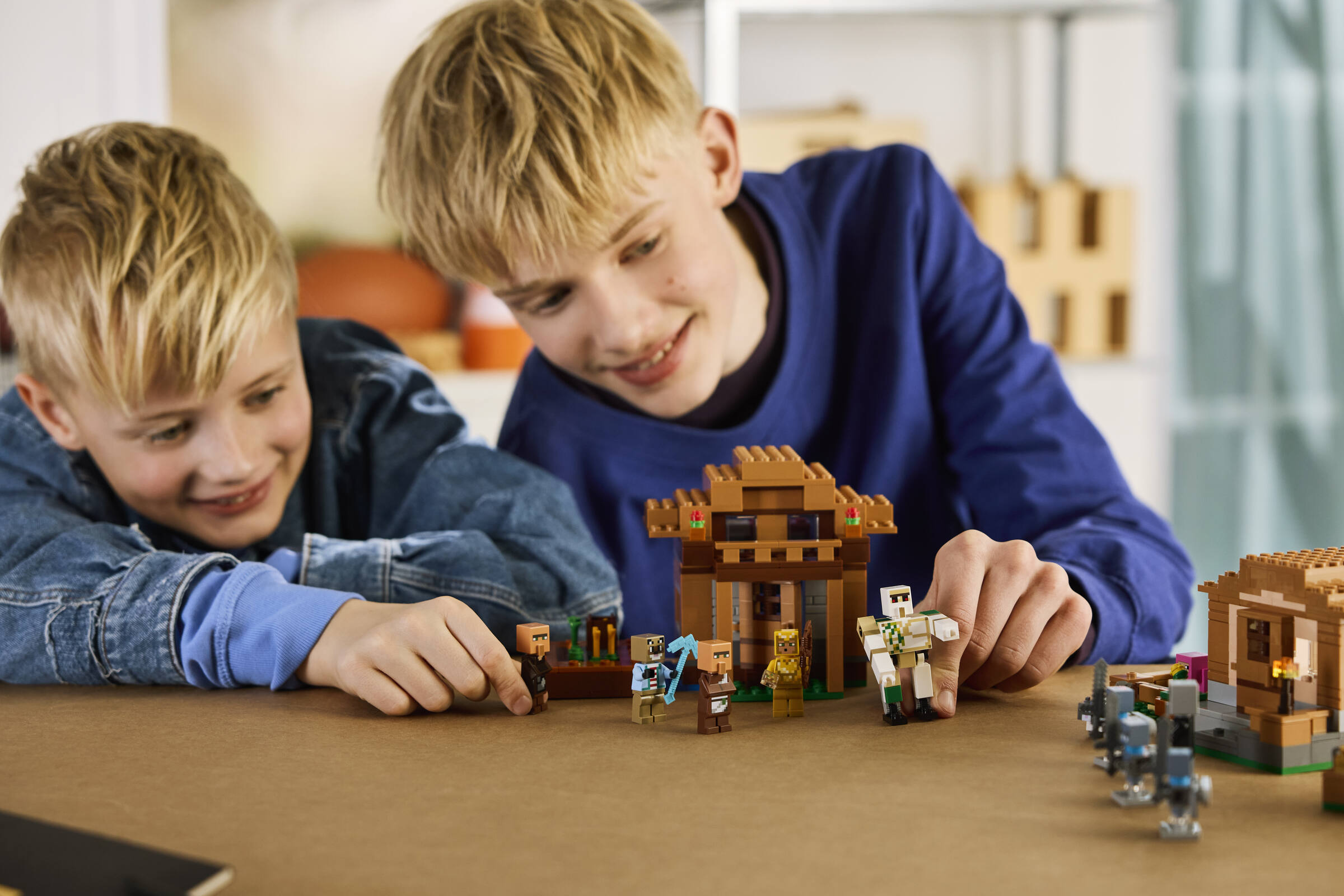 LEGO Minecraft Evoker Village Attack set 607 pieces - British product